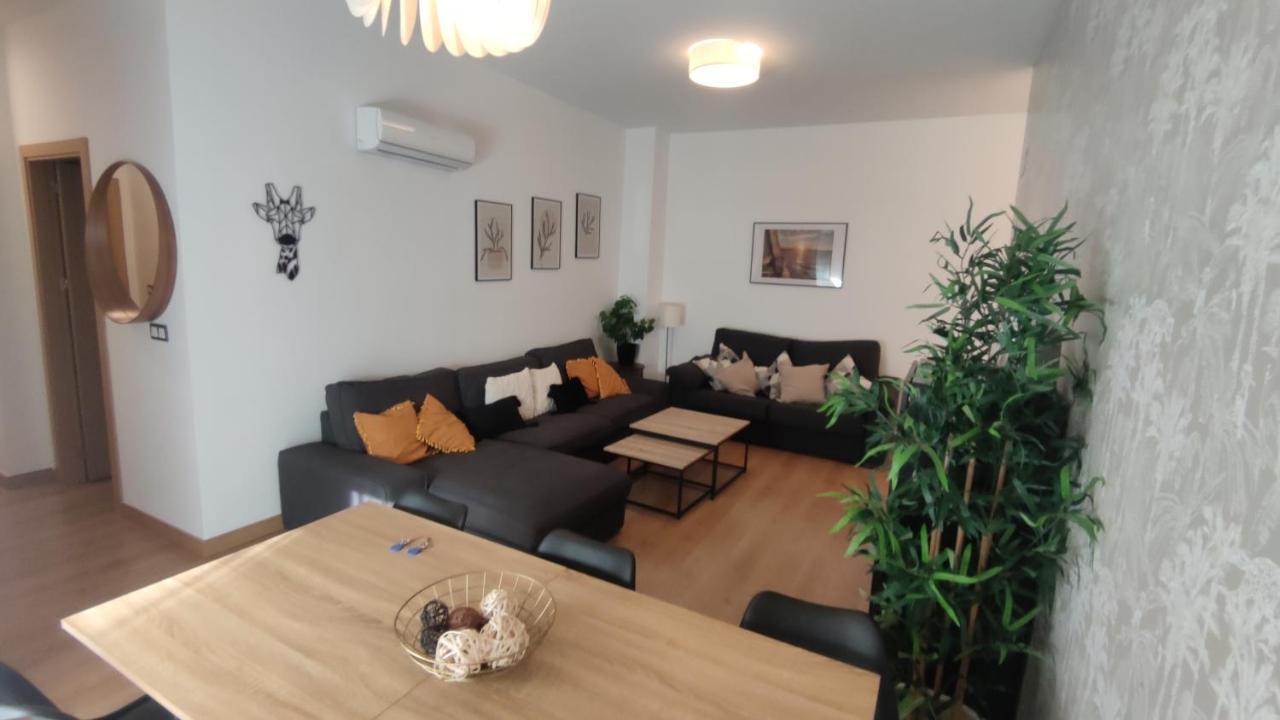 Unique Apartment In Malaga City Center With Pool Luaran gambar