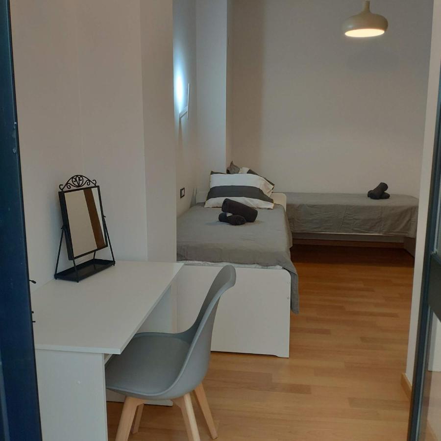 Unique Apartment In Malaga City Center With Pool Luaran gambar